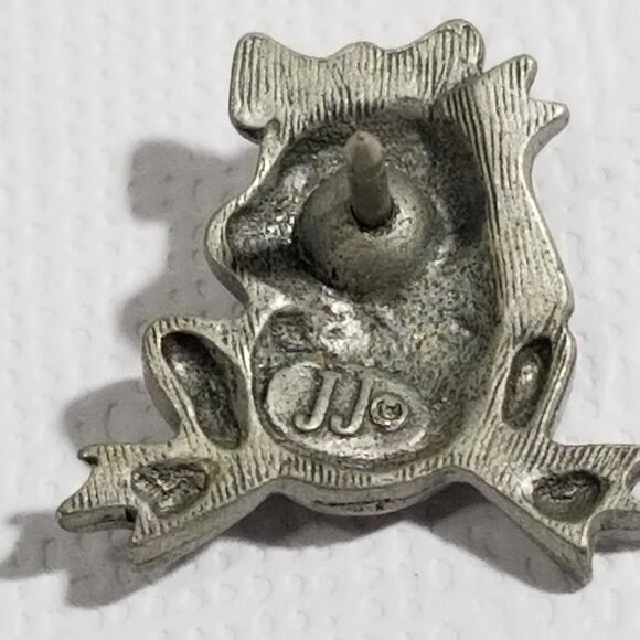 JJ pewter frog pin 6/8" girl frog pin - Picture 4 of 10